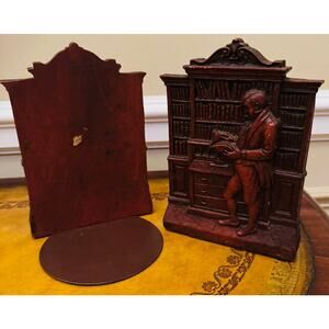 Syroco Wood Syracuse NY Colonial Man Reading in Library 1950s Bookends Pair
